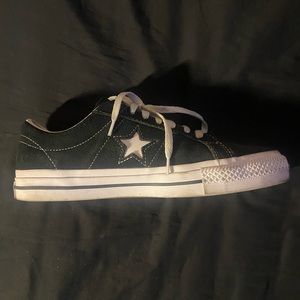 Converse Low Tops; Cons Pros in Black M. 9!